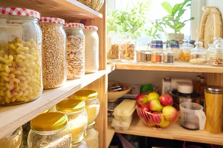 Organizing Small Spaces: Maximizing Storage and Keeping Clutter at Bay
